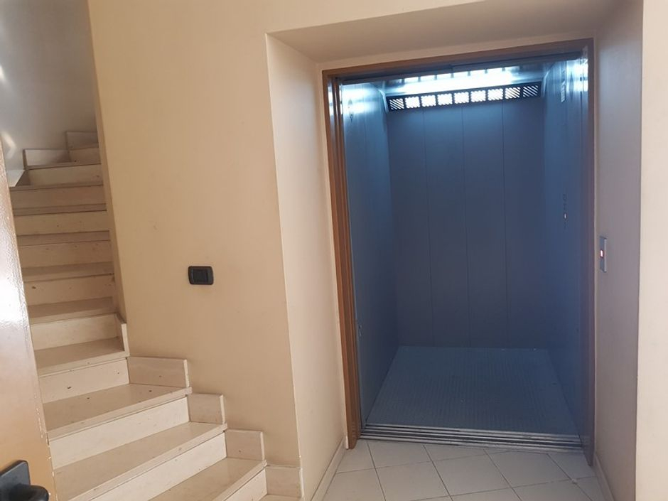 #7064 Edificio con locali produttivi e direzionali in vendita - foto 4