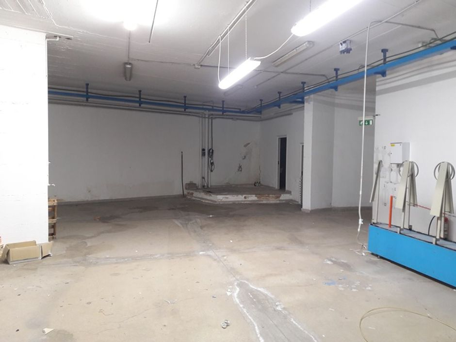 #7064 Edificio con locali produttivi e direzionali in vendita - foto 11