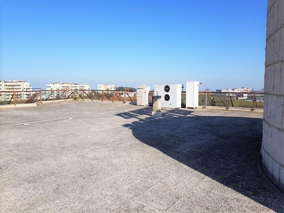 #7064 Edificio con locali produttivi e direzionali in vendita - foto 12