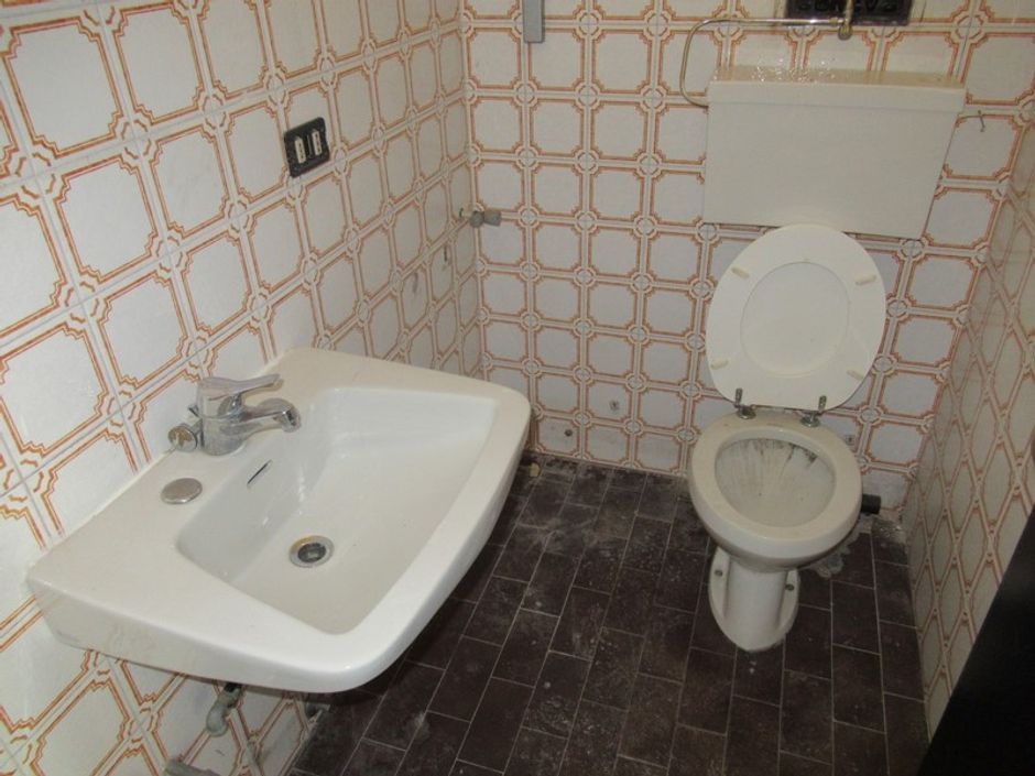 #7067 Locale commerciale su due livelli in vendita - foto 5