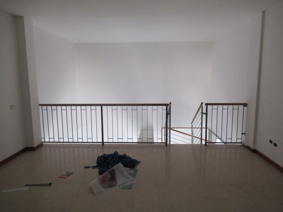 #7067 Locale commerciale su due livelli in vendita - foto 8