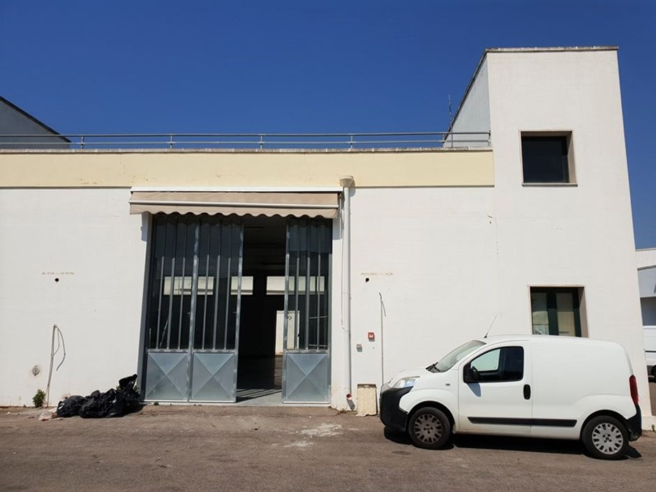 #7129 Laboratorio con corte privata (sub 7) e lastrico in vendita - foto 2