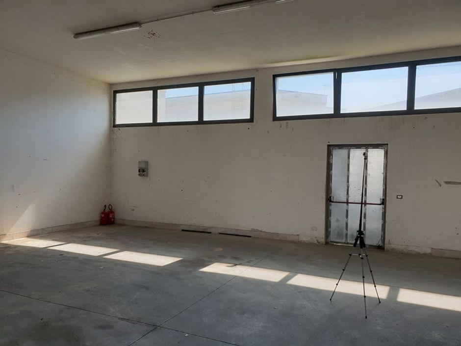 #7130 Laboratorio con corte privata (sub 9) e lastrico in vendita - foto 4