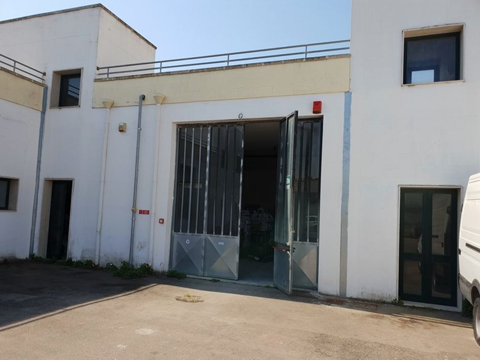 #7131 Laboratorio con corte privata (sub 11) e lastrico in vendita - foto 2