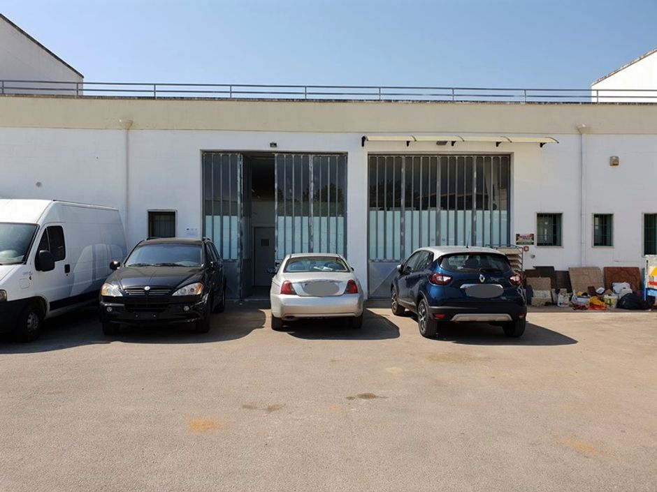 #7132 Laboratorio con corte privata (sub 13) e lastrico in vendita - foto 2