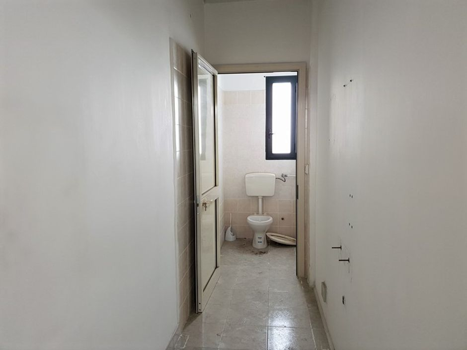 #7132 Laboratorio con corte privata (sub 13) e lastrico in vendita - foto 8