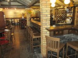 Commercial building consisting of bar and restaurant - Lot 7153 (Auction 7153)