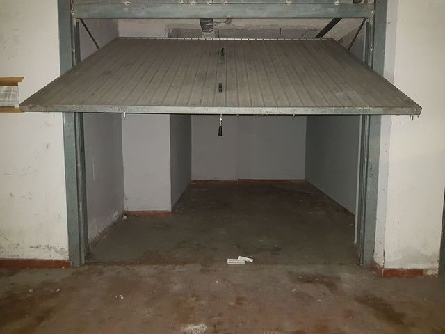 Garage in vendita