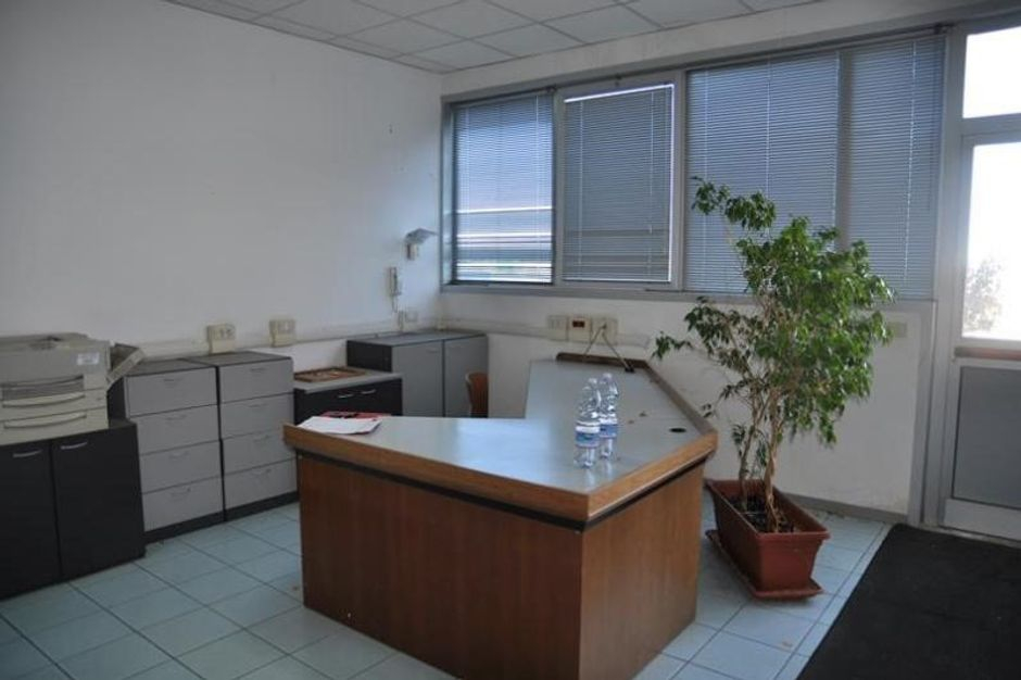 #7267 Stabilimento industriale con uffici e casa custode in vendita - foto 2