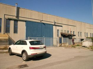 Capannoni artigianali in vendita