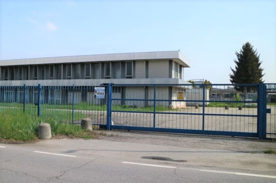 #7339 Capannone con blocco uffici e cabina elettrica in vendita - foto 1