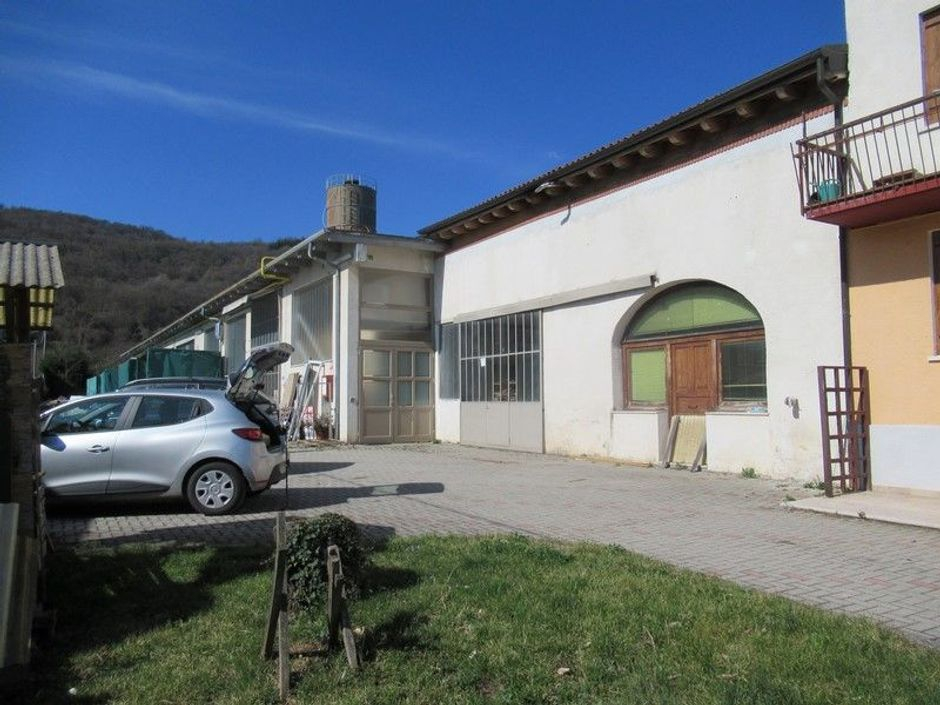 #7344 Complesso artigianale ad uso falegnameria in vendita - foto 9