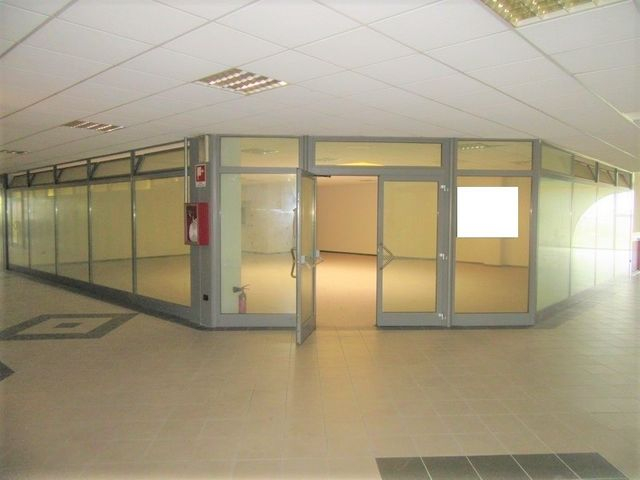 Negozi in vendita