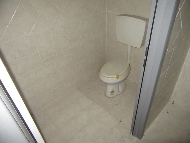 Negozi in vendita