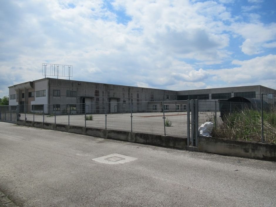 #7448 Capannone industriale in vendita - foto 1