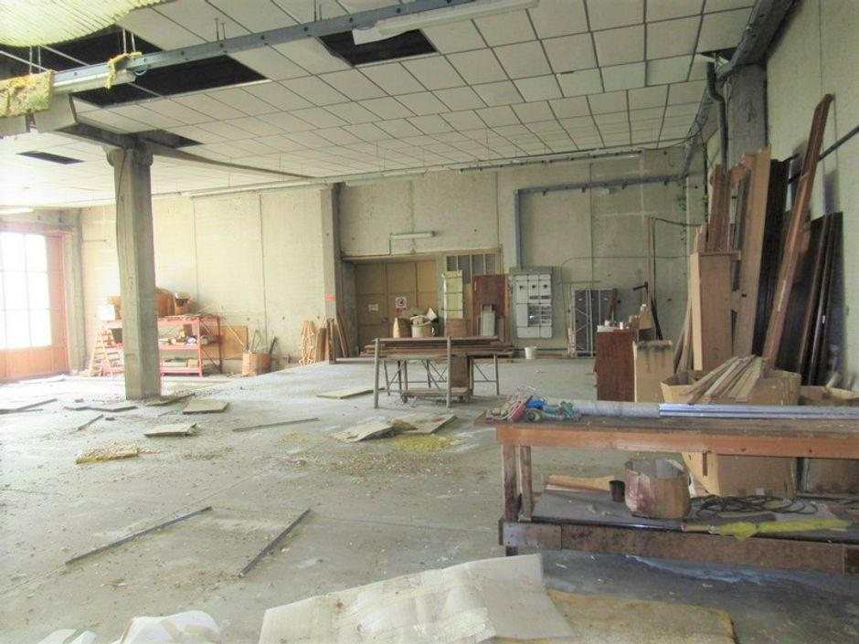 #7455 Capannone con laboratori artigianali ed area esterna in vendita - foto 9