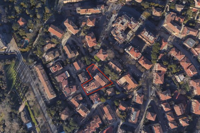 Grandi dimensioni in vendita