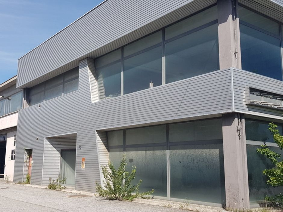 #7529 Capannone commerciale di circa 1.074 mq in vendita - foto 1