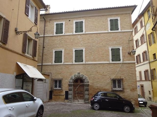 Palazzi in vendita