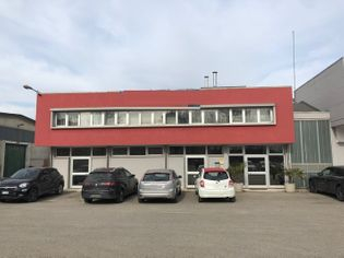 Capannoni artigianali in vendita