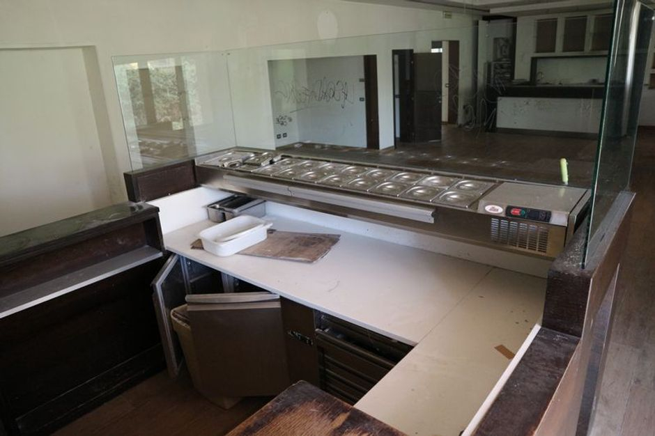 #7608 Porzione di edificio adibito a ristorante/pizzeria in vendita - foto 4