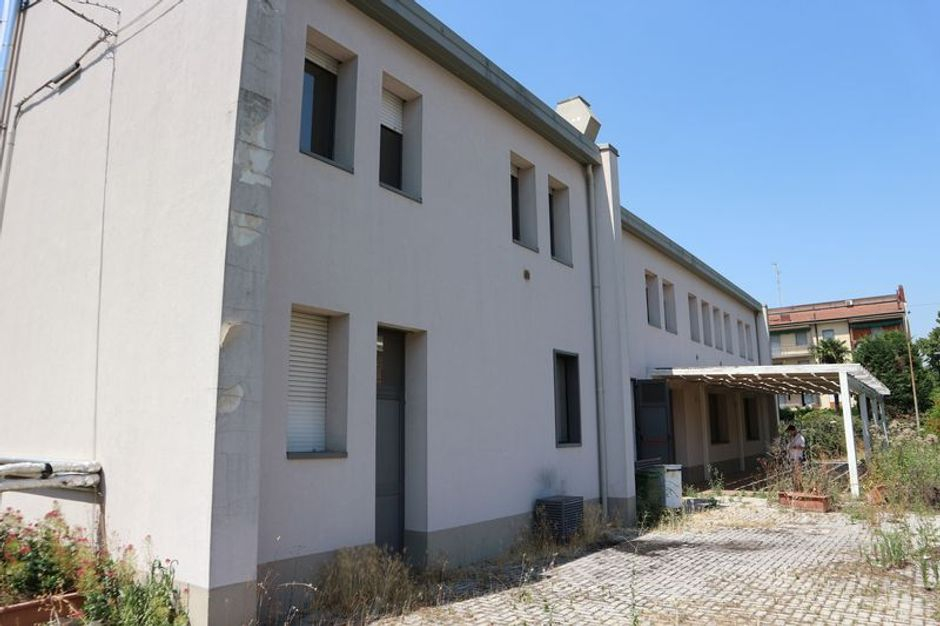 #7608 Porzione di edificio adibito a ristorante/pizzeria in vendita - foto 10