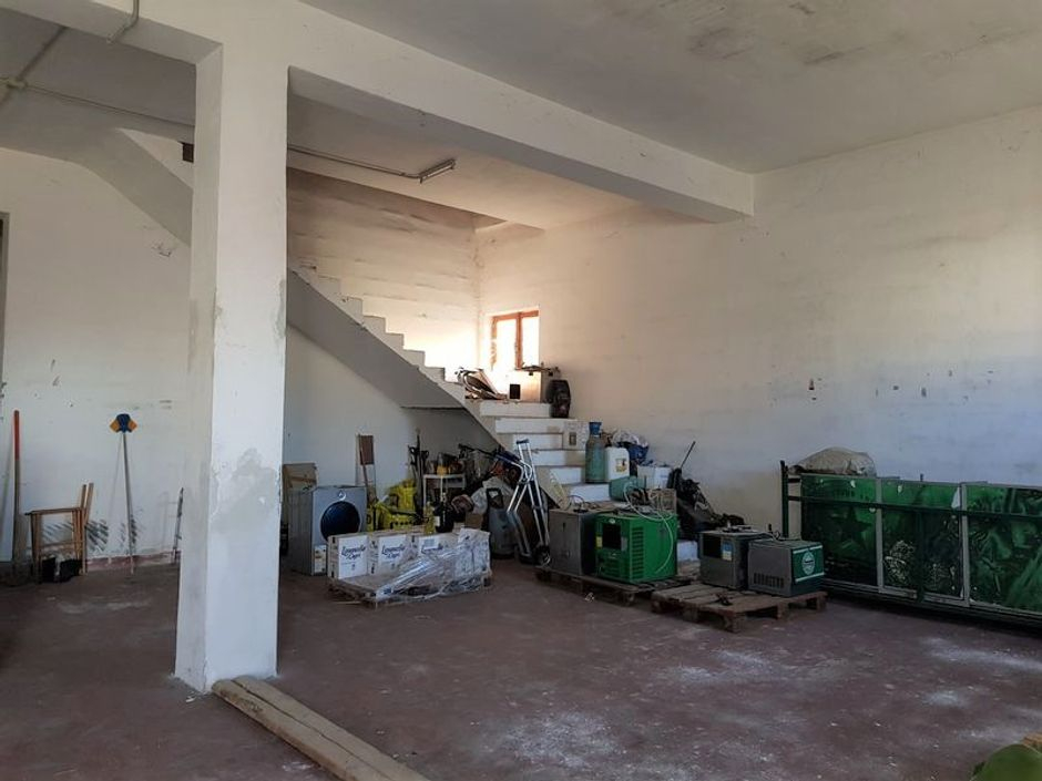 #7619 Magazzino con area edificabile in vendita - foto 2