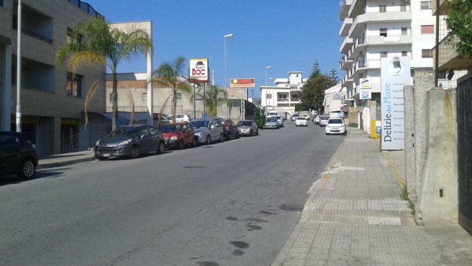 #7631 Locale commerciale con corte e garage in vendita - foto 6