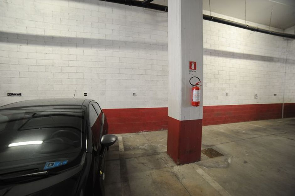 #7679 Locale produttivo al secondo piano con deposito e posti auto in vendita - foto 7