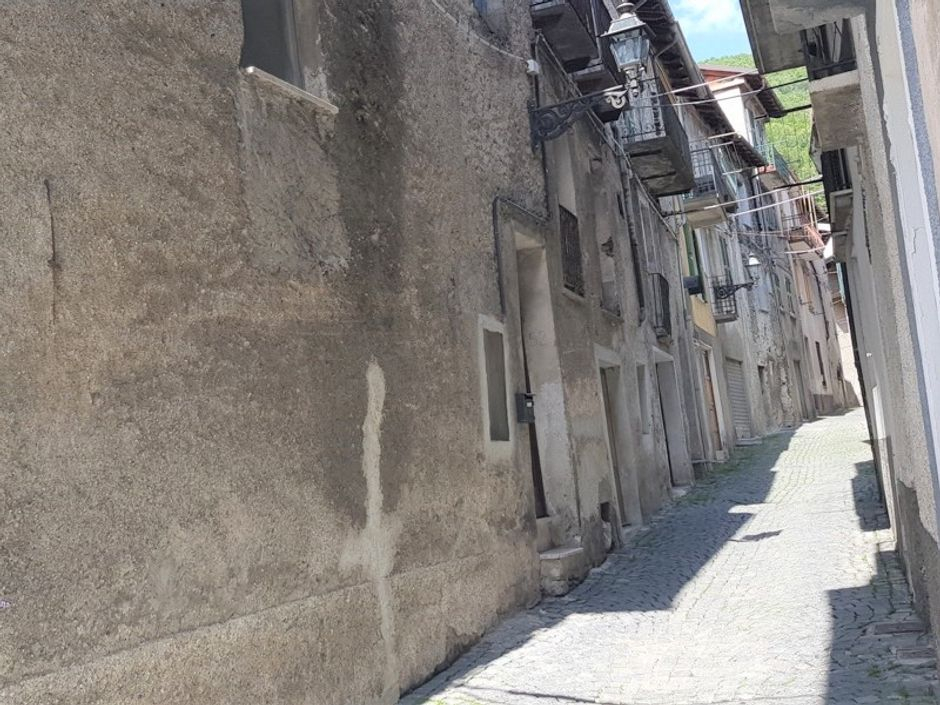 #7691 Negozio con appartamento al grezzo in vendita - foto 11