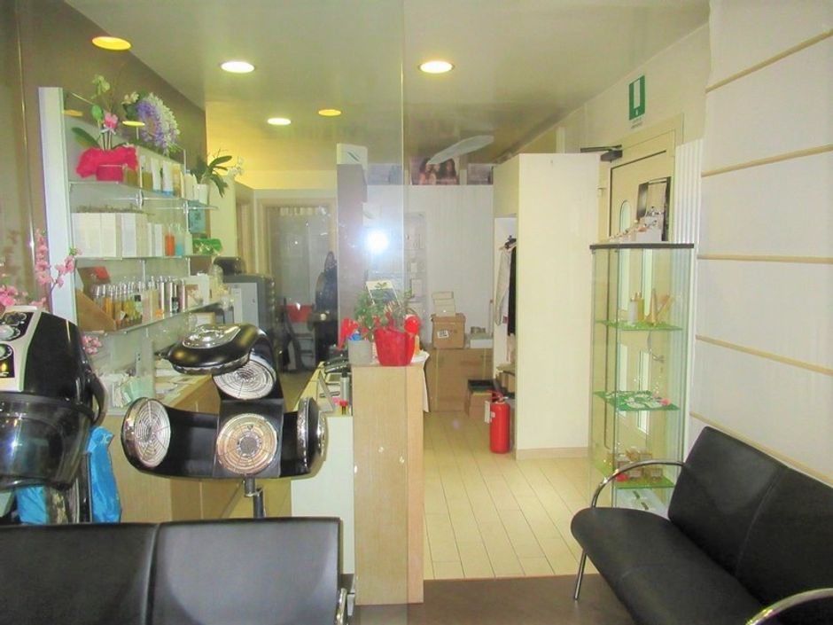 #7699 Negozio al piano terra di casa singola in vendita - foto 7