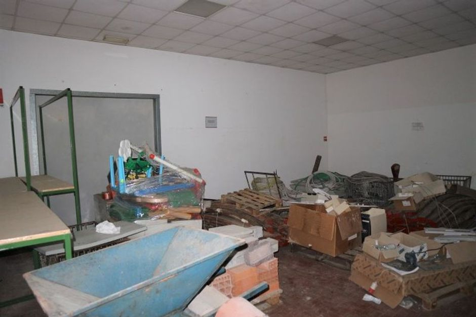 #7701 Magazzino di 195 mq in complesso artigianale in vendita - foto 3