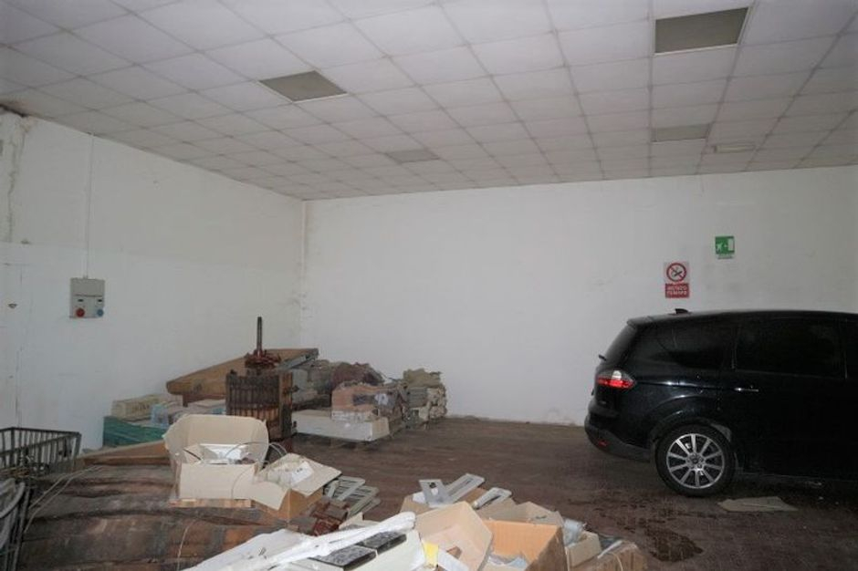 #7701 Magazzino di 195 mq in complesso artigianale in vendita - foto 4
