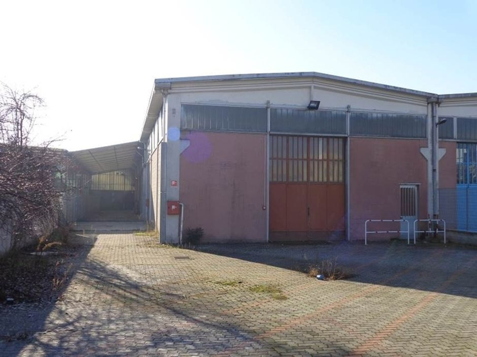 #7712 Porzione di capannone artigianale in vendita - foto 1