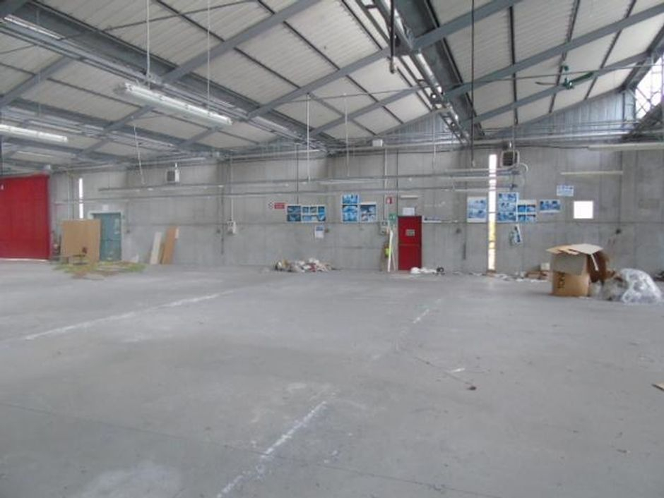 #7715 Porzione di fabbricato industriale di 1.572 mq in vendita - foto 2