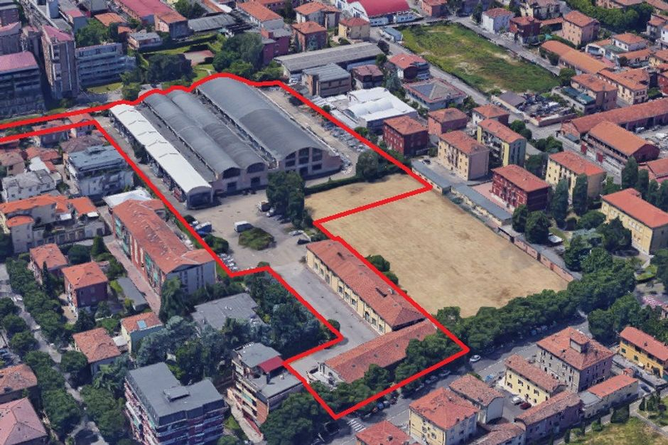 #7745 Complesso commerciale con porzione di terreno edificabile in vendita - foto 2