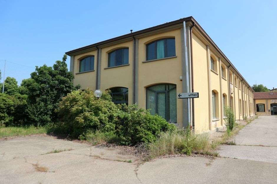 #7745 Complesso commerciale con porzione di terreno edificabile in vendita - foto 7