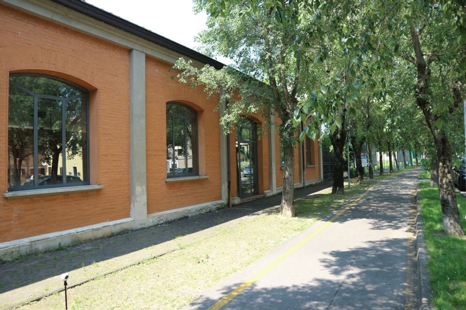 #7745 Complesso commerciale con porzione di terreno edificabile in vendita - foto 9