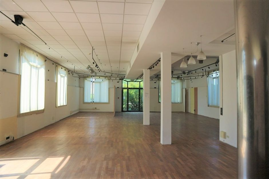 #7745 Complesso commerciale con porzione di terreno edificabile in vendita - foto 11