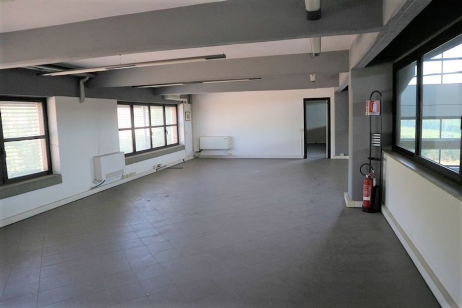 #7745 Complesso commerciale con porzione di terreno edificabile in vendita - foto 16