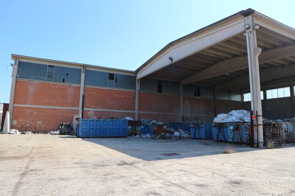 #7775 Capannone con palazzina uffici e piazzale in vendita - foto 3