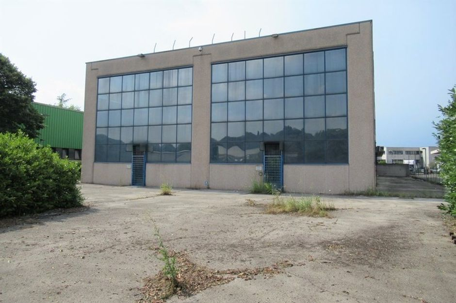#7803 Capannone con laboratori, magazzini e uffici in vendita - foto 2
