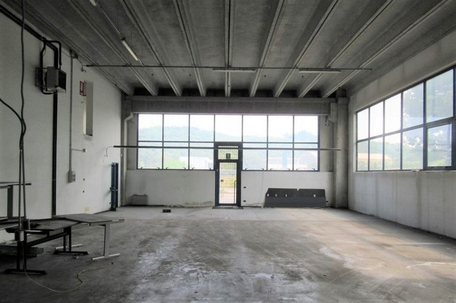 #7803 Capannone con laboratori, magazzini e uffici in vendita - foto 4