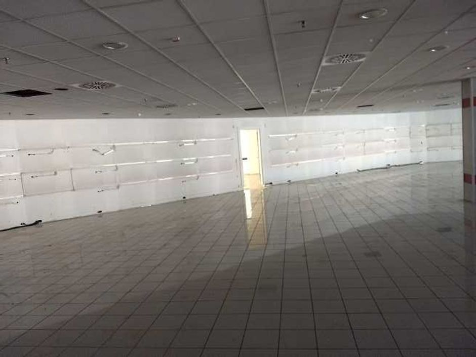 #7821 Porzione di fabbricato commerciale di 1332 mq in vendita - foto 2