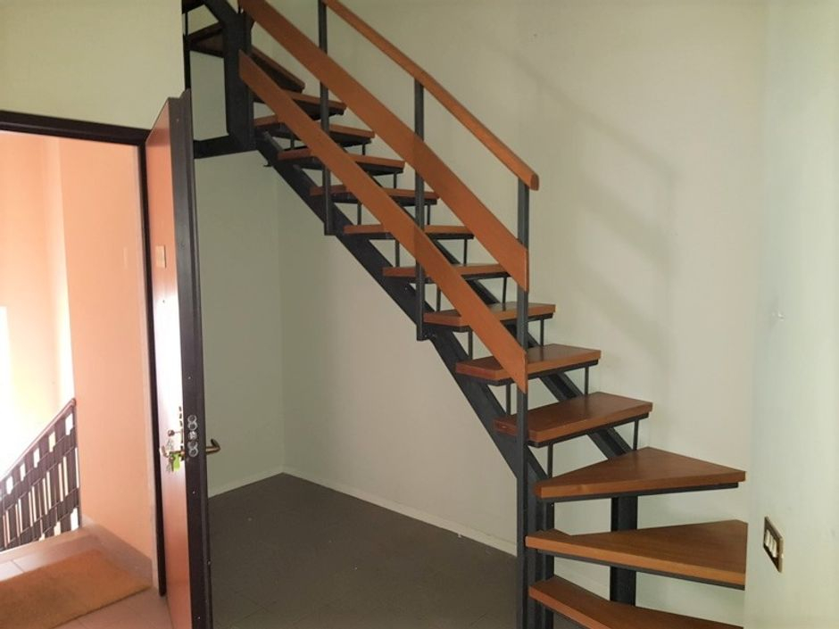 #7843 Porzione di palazzina con negozio e due uffici in vendita - foto 12