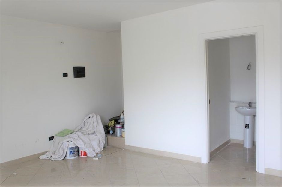 #7917 Locale commerciale di 36 mq - sub 5 in vendita - foto 3