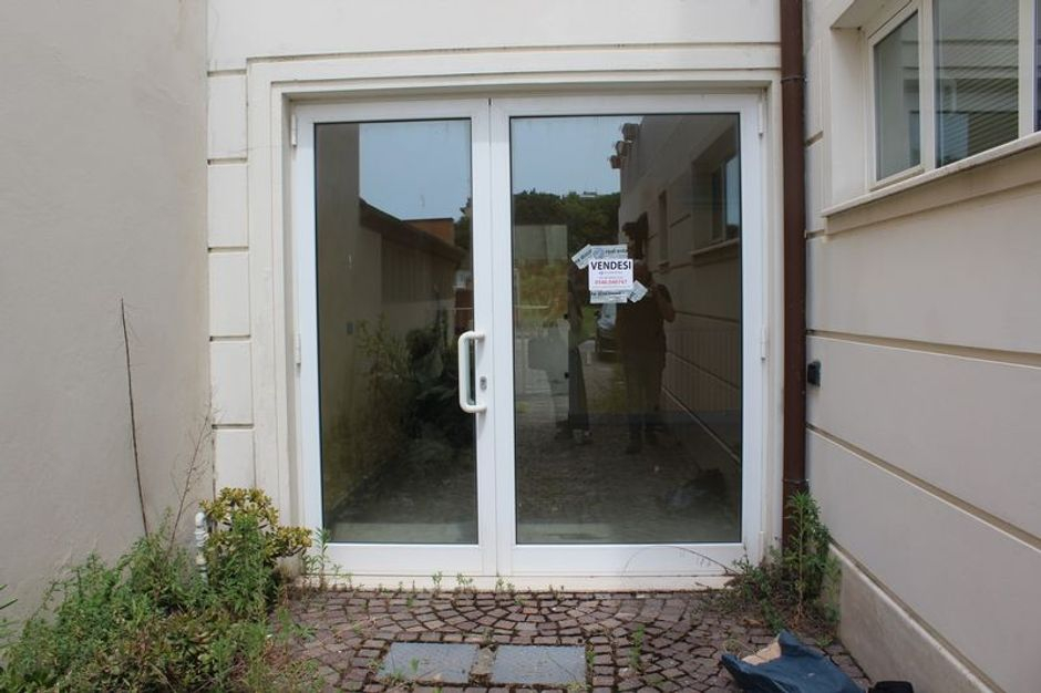 #7920 Locale commerciale di 63 mq con resede esclusiva - sub 8 in vendita - foto 3