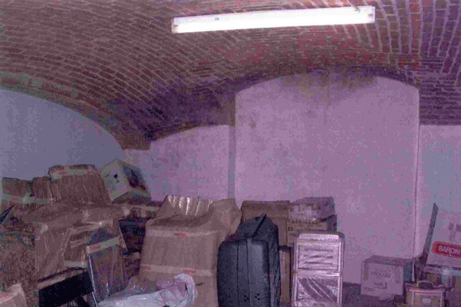 #7938 Magazzino interrato (sub 720) in centro città in vendita - foto 2