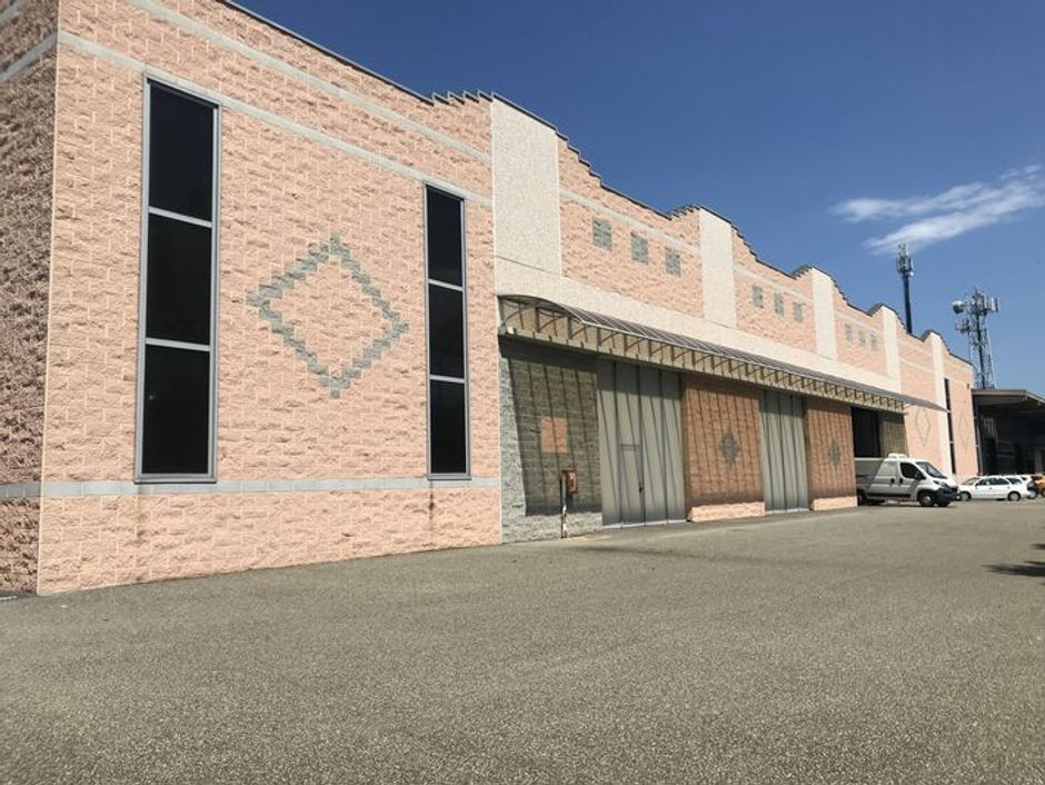 #8019 Complesso industriale di 13.760 mq in vendita - foto 2