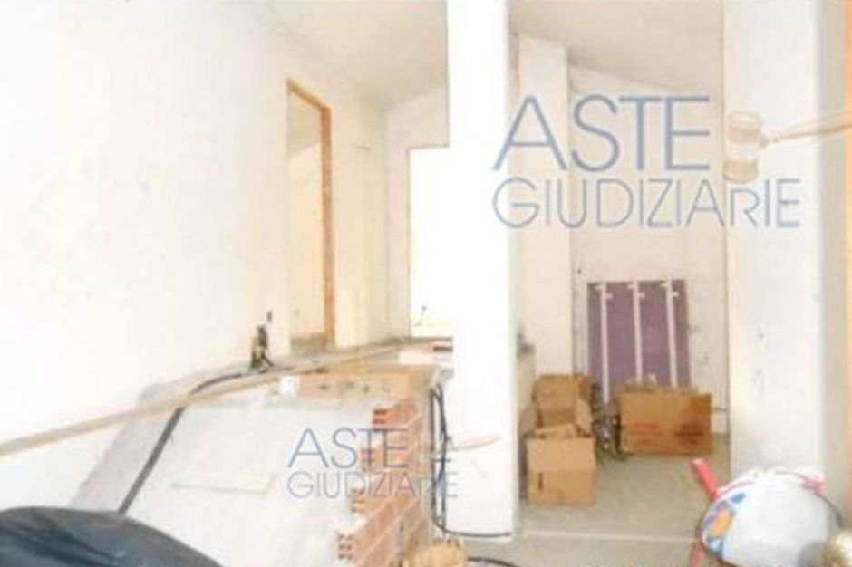 #8031 Magazzino al piano terzo in vendita - foto 4